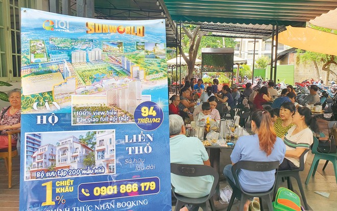 Dự án của Sun Group tại Bà Rịa - Vũng Tàu được tiếp thị tới từng khách hàng ở các quán cà phê. Ảnh: Lê Toàn.