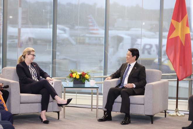 Chủ tịch nước Lương Cường tiếp Chủ tịch kiêm Tổng giám đốc Tập đoàn máy bay thương mại Boeing - Stephanie Pope tại Seattle.