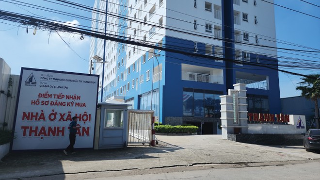 Quang cảnh vắng vẻ tại dự án Thạnh Tân. Ảnh: Việt Dũng.