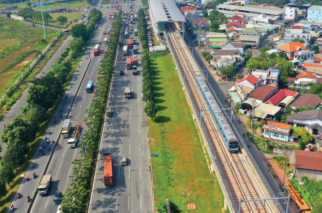Bất động sản dọc theo tuyến metro số 1 đang tăng cả về nhu cầu lẫn mặt bằng giá. Ảnh: Lê Toàn.