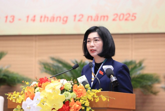 Chủ tịch HĐND TP. Hà Nội Phùng Thị Hồng Hà phát biểu bế mạc kỳ họp thứ 29.