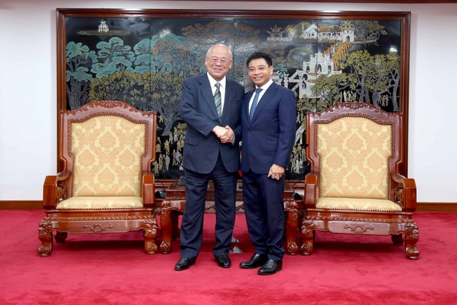 Bộ trưởng Bộ Tài chính Nguyễn Văn Thắng tiếp Cố vấn đặc biệt Liên minh Nghị sĩ Hữu nghị Nhật - Việt, ông Takebe Tsutomu. Ảnh: Đức Minh.