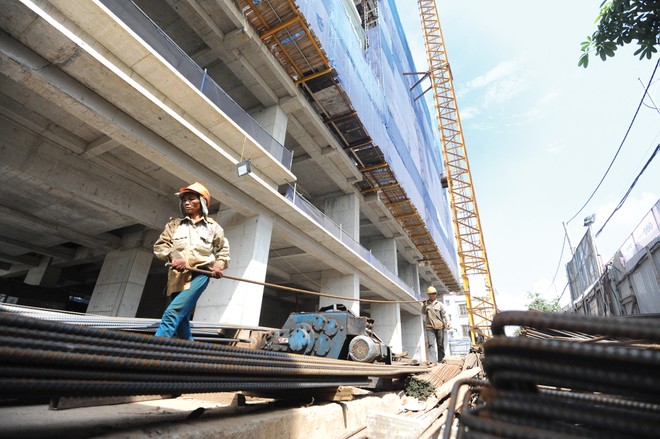 Giá nguyên vật liệu tăng đang gây áp lực lớn lên các công trình, dự án. Ảnh: Dũng Minh.