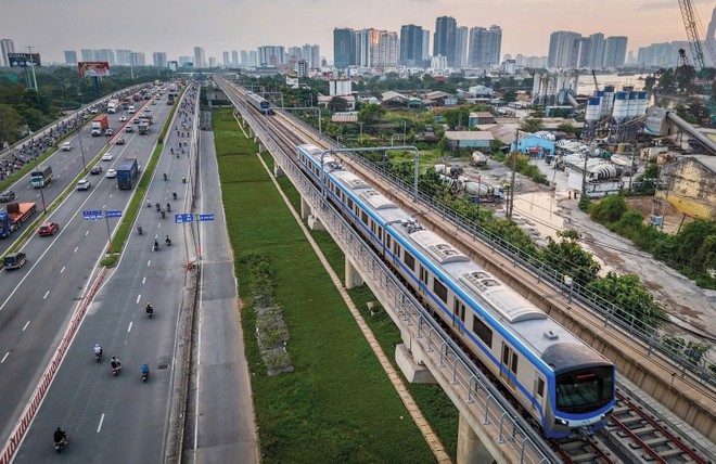 Đầu tư hạ tầng giao thông nếu không gắn với quy hoạch đô thị đồng bộ sẽ khó phát huy đầy đủ giá trị lan tỏa. Ảnh: Lê Toàn.