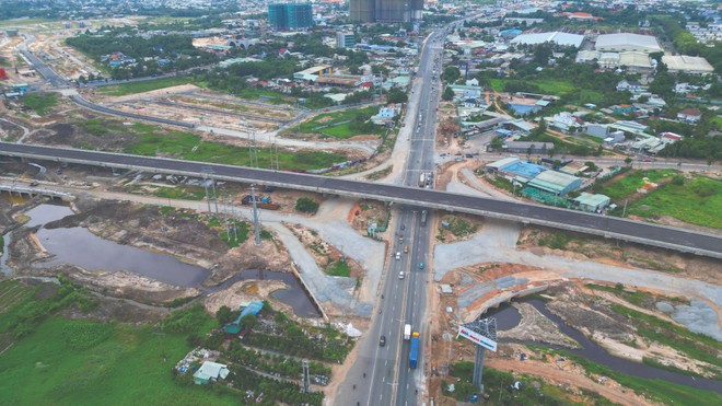 Khu vực đường Vành đai 3 đoạn qua Bình Dương cũ. Ảnh: Lê Toàn.