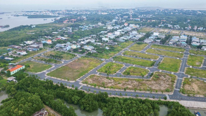 Thanh khoản thị trường đất nền vùng ven ảm đạm kéo dài. Ảnh: Lê Toàn.