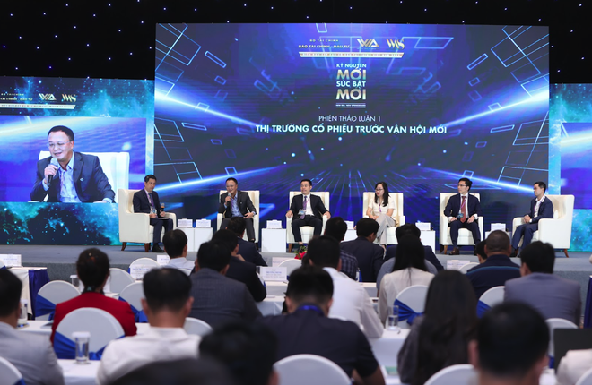 Toàn cảnh Phiên thảo luận 1: Thị trường cổ phiếu trước vận hội mới. Ảnh: Đức Thanh