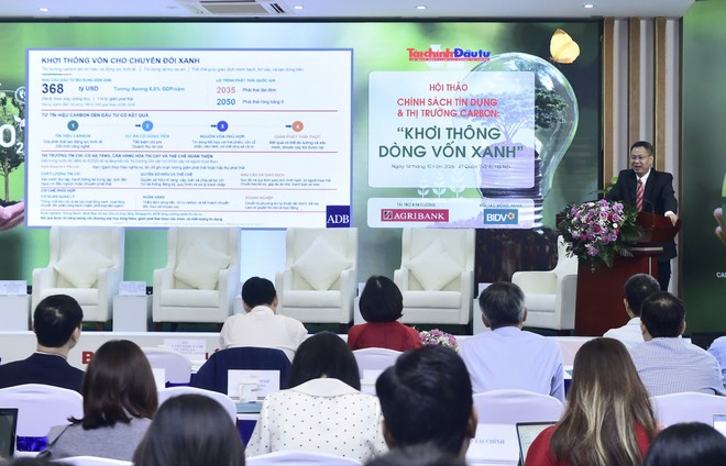 Ông Bùi Minh Giáp, Chuyên gia Kinh tế trưởng ADB tại Việt Nam trình bày tham luận tại Hội thảo. Ảnh: Dũng Minh