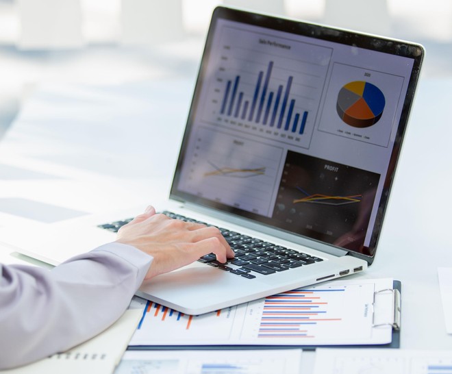 Biến số triển vọng doanh nghiệp và định giá