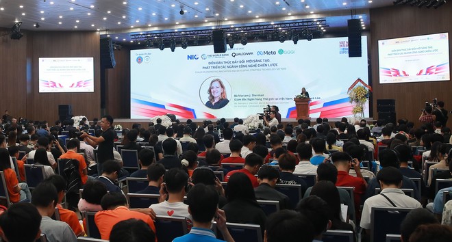 Bà Mariam J. Sherman, Giám đốc Ngân hàng Thế giới (World Bank) tại Việt Nam, Campuchia, Lào phát biểu tại Diễn đàn “Thúc đẩy đổi mới sáng tạo, phát triển các ngành công nghệ chiến lược”.