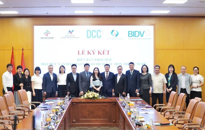HNX ký kết biên bản phối hợp, hoàn thiện hạ tầng vận hành sàn giao dịch các-bon