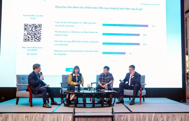 Các diễn giả chia sẻ tại tọa đàm