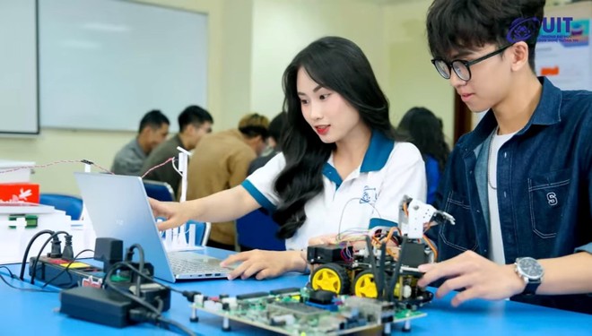 Niềm say mê khoa học công nghệ đã đưa Trần Thị Cẩm Giang đến với nghiên cứu ngay từ khi còn trên ghế nhà trường. (Ảnh NVCC).