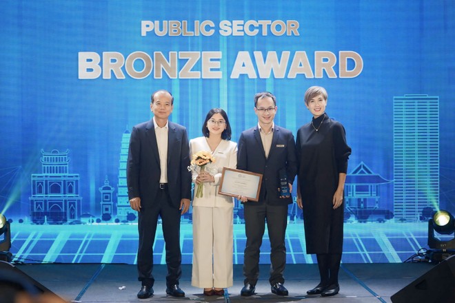 Hệ sinh thái Giao thông thông minh ELCOM ITS được trao giải Đồng ở hạng mục Sản phẩm số dành cho khu vực công.