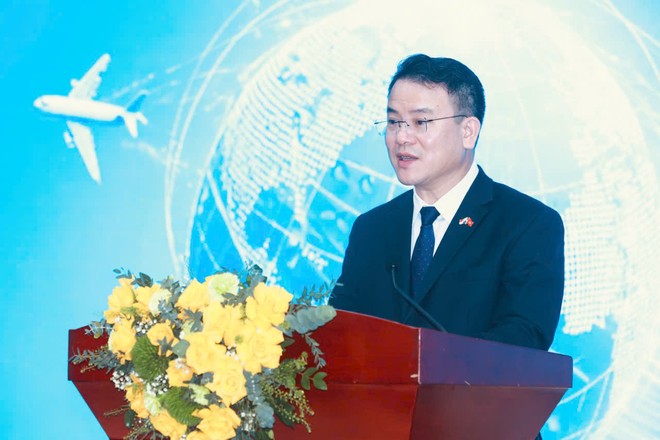 Thứ trưởng Bộ Tài chính Trần Quốc Phương phát biểu chỉ đạo toạ đàm. Ảnh Chí Cường.