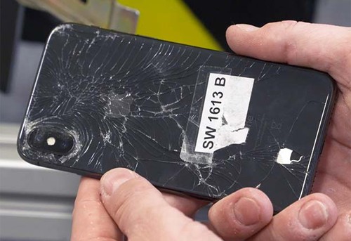 iPhone X không bền bằng iPhone 8 và 8 Plus theo đánh giá của Consumer Reports.