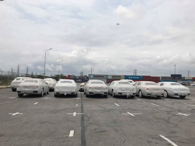 12 chiếc siêu xe được nhập về từ cuối năm 2017 nhưng hiện vẫn chưa được thông quan tại cảng Hải Phòng - Ảnh H.V