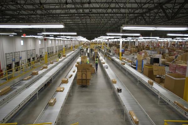 Amazon đề nghị trả cho mỗi nhân viên 5.000 USD nếu họ muốn nghỉ việc. (Nguồn: CNBC)