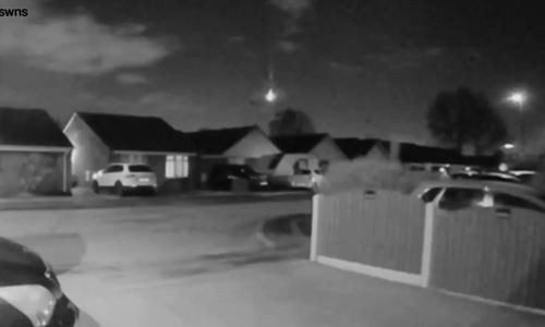 Camera an ninh ghi lại cảnh tượng thiên thạch phát nổ