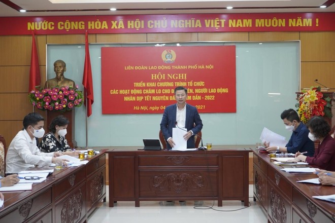 Chủ tịch LĐLĐ Thành phố Hà Nội Nguyễn Phi Thường phát biểu tại hội nghị.