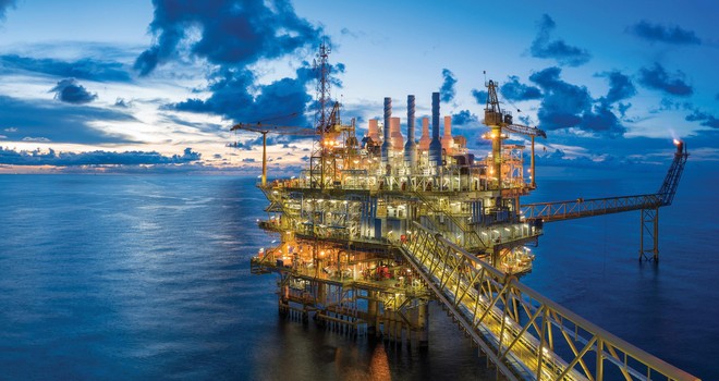 Biến chủng Omicron đe dọa giá dầu