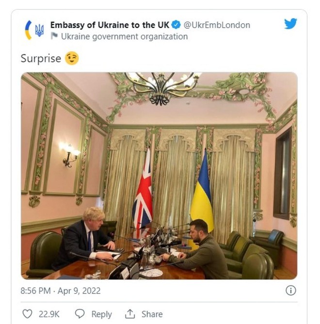 Đại sứ Ukraine tại Anh đã tăng tải bức ảnh hai nhà lãnh đạo ngày 9/4. Ảnh chụp màn hình.
