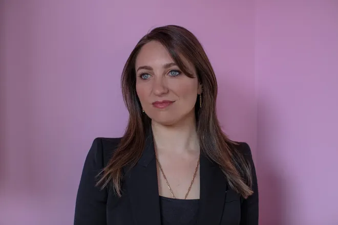 Bà Mary-Catherine Lader.