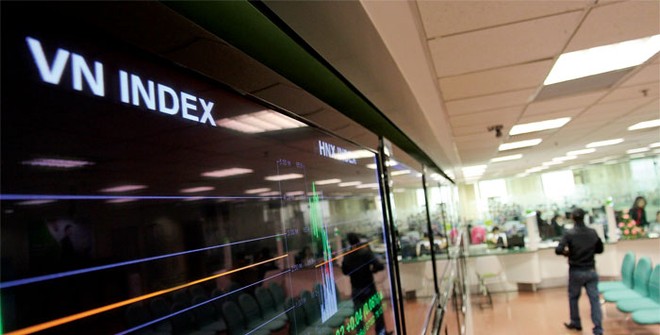 Có ý kiến lý giải hiện tượng chuyển sàn là do DN muốn “làm mới” mình
