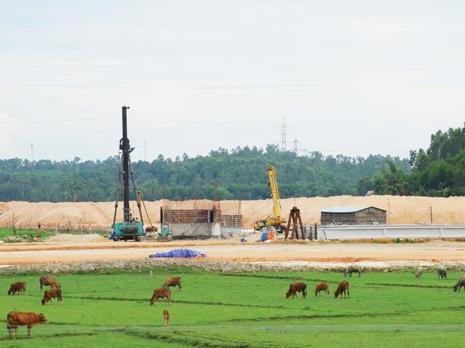 Gói thầu A3 do nhà thầu Giang Tô thi công bằng vật liệu kém chất lượng bị VEC yêu cầu khắc phục. Ảnh: H.M