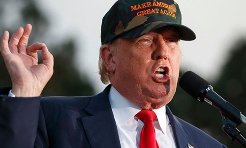 Tỷ phú Mỹ Donald Trump có nhiều phát ngôn gây sốc khi chạy đua vào Nhà Trắng. Ảnh:ABC News

"Chúng ta nên dừng cuộc bầu cử và trao chức tổng thống cho Trump, đúng không? Chúng ta tổ chức để làm gì? các chính sách của bà ấy quá tệ", Washington Post dẫn lại lời ông Trump nói với người ủng hộ ở Springfield, bang Ohio khi nhắc đến bà Hillary Clinton.