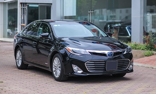 Toyota Avalon Limited cũ rao bán tại Hà Nội giá gần 1,8 tỷ đồng.