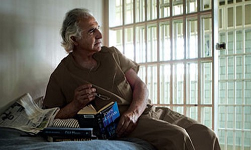 Siêu lừa Bernie Madoff được cho là có một cuộc sống nhàn hạ trong tù.