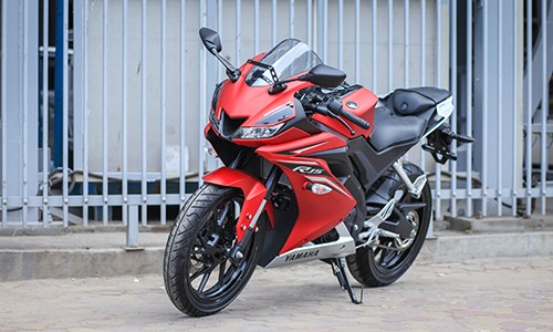 Yamaha R15 thế hệ mới xuất hiện tại Hà Nội.