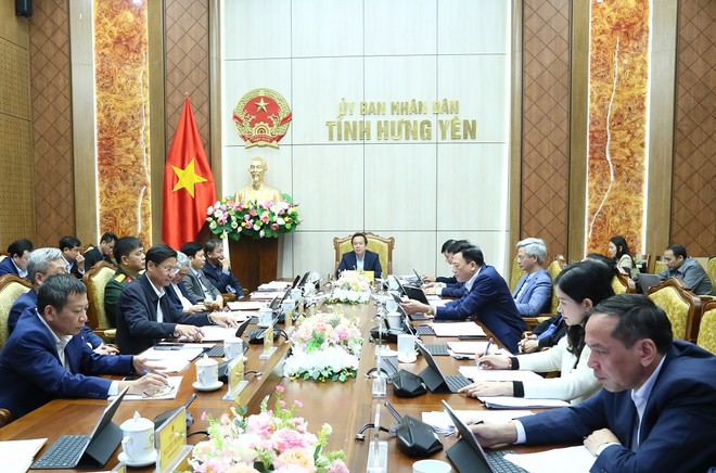 Ủy viên Trung ương Đảng, Phó Bí thư Tỉnh ủy, Chủ tịch UBND tỉnh Hưng Yên Phạm Quang Ngọc chủ trì phiên họp.