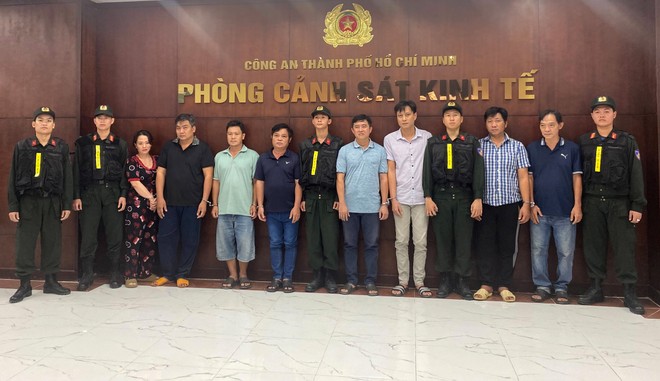 TP.HCM: Phá đường dây buôn bán sản xuất xăng giả làm từ phẩm màu và dung môi