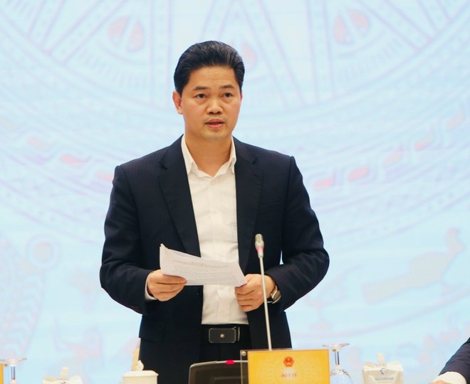 Thứ trưởng Thường trực Bộ Y tế Vũ Mạnh Hà thông tin tại cuộc họp báo. Ảnh: Đức Minh.