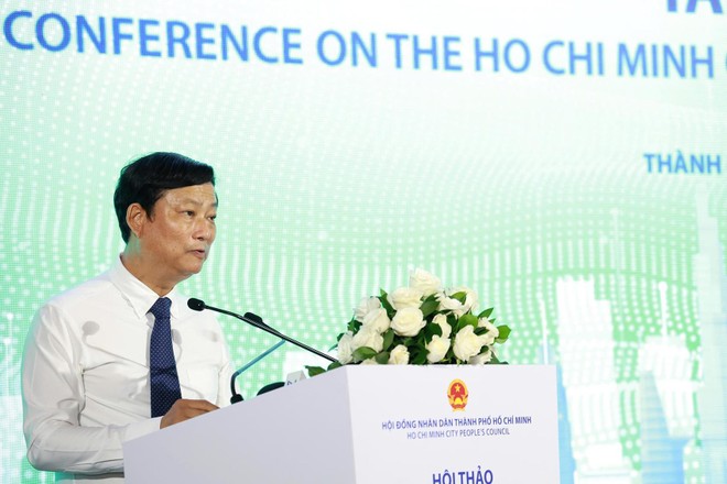 Ông Võ Văn Minh, Chủ tịch HĐND TP.HCM phát biểu tại hội thảo. Ảnh: Trọng Tín.