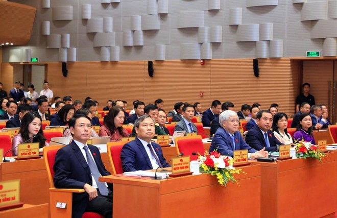 Các đại biểu tham dự kỳ họp.