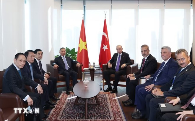 Tổng Bí thư, Chủ tịch nước Tô Lâm gặp Tổng thống Thổ Nhĩ Kỳ Recep Tayyip Erdogan. (Ảnh: Thống Nhất/TTXVN)