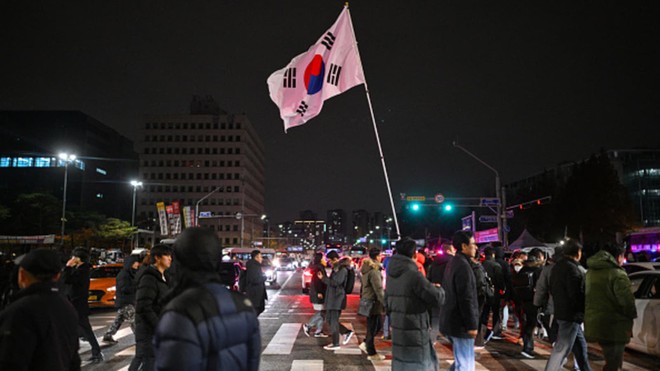 Thị trường tài chính Hàn Quốc chịu ảnh hưởng hạn chế từ lệnh thiết quân luật
