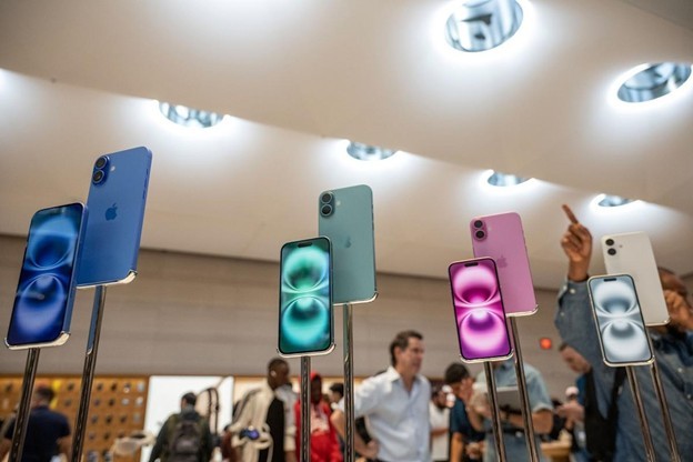 Xuất khẩu điện thoại thông minh của Trung Quốc sang Mỹ giảm xuống mức thấp nhất kể từ năm 2011