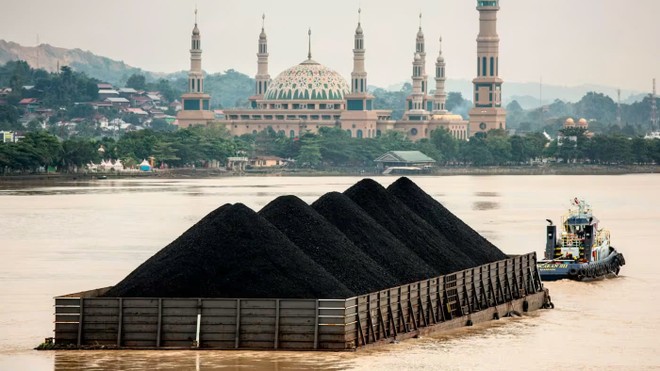 Giá than nhiệt giảm xuống mức thấp nhất trong 4 năm do nguồn cung dư thừa