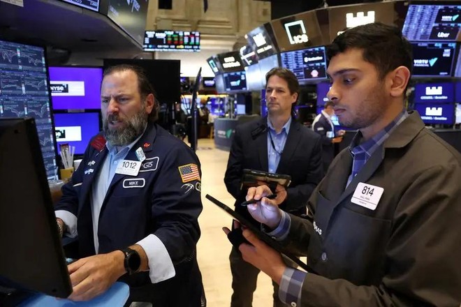 Hoạt động IPO toàn cầu sụt giảm vào năm 2025 do thuế quan