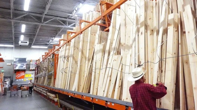 Tổng thống Trump áp thuế 10% đối với gỗ xẻ và 25% đối với đồ nội thất
