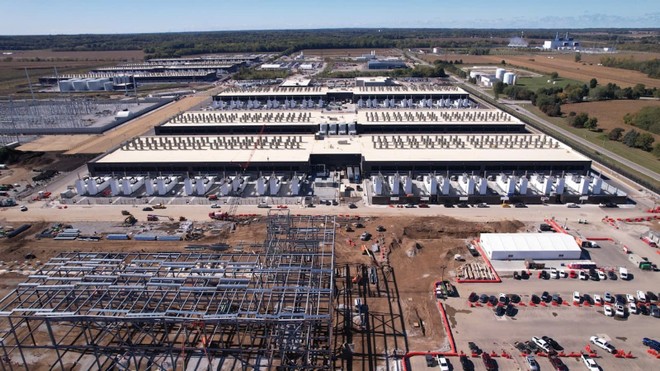 Làn sóng thương vụ trong lĩnh vực trung tâm dữ liệu bùng nổ