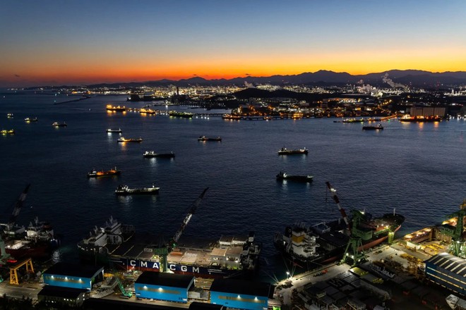 Làn sóng gom siêu tàu chở dầu gây biến động thị trường năng lượng