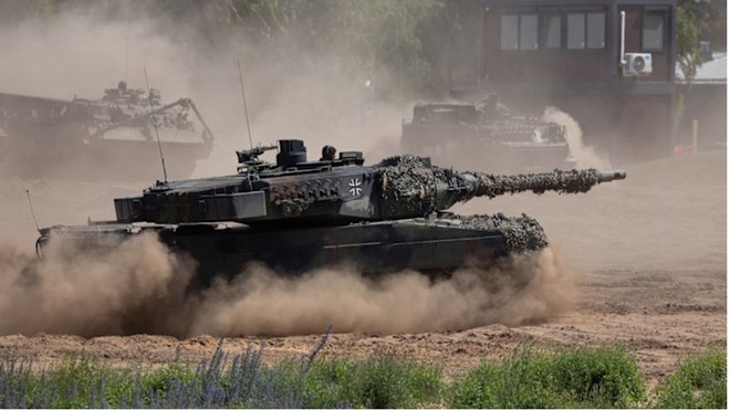 Chi tiêu cho quốc phòng và trí tuệ nhân tạo đẩy nợ toàn cầu tăng vọt