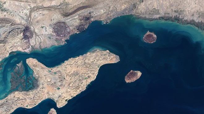 Iran thiết lập cơ chế quản lý mới tại eo biển Hormuz, ảnh hưởng đến tuyến vận tải dầu