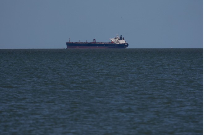 Giá dầu Brent giao ngay tăng vọt lên 141 USD, mức cao nhất kể từ năm 2008