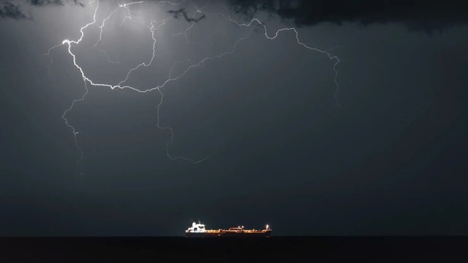 Việc phong tỏa eo biển Hormuz có thể làm trầm trọng thêm cuộc khủng hoảng năng lượng